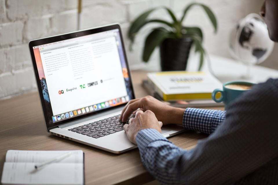 Laptop am Arbeitsplatz